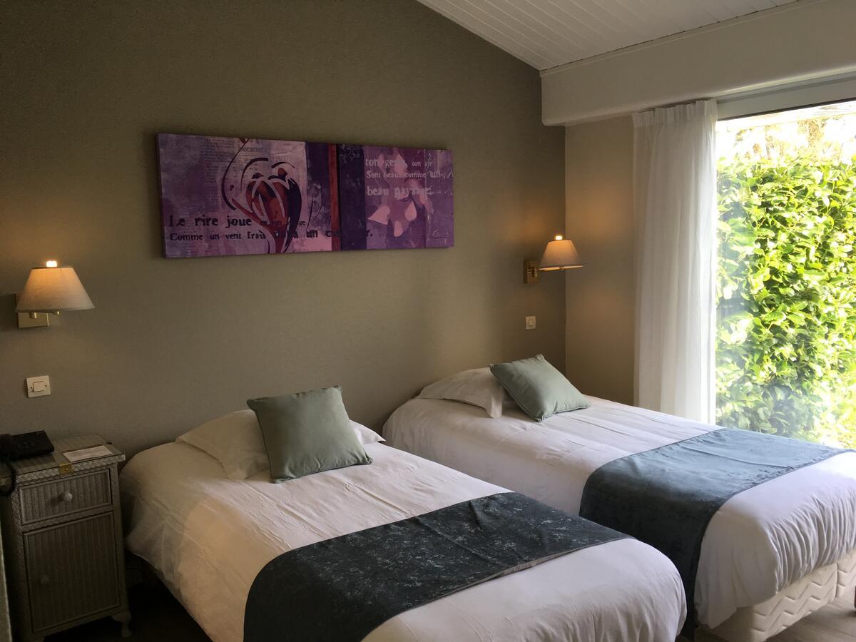 Logis Hotel Val De Vienne Le Vigeant Eksteriør billede