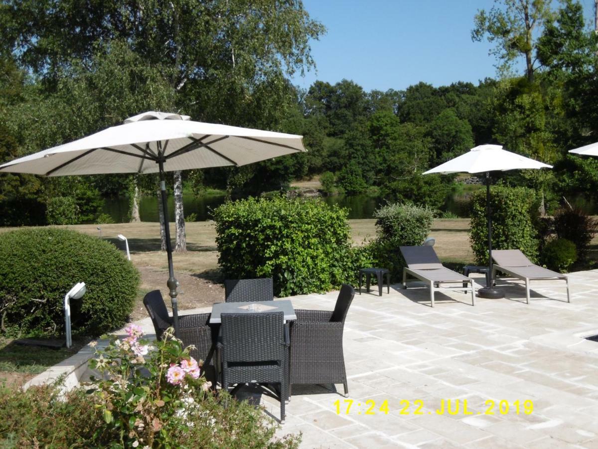 Logis Hotel Val De Vienne Le Vigeant Eksteriør billede