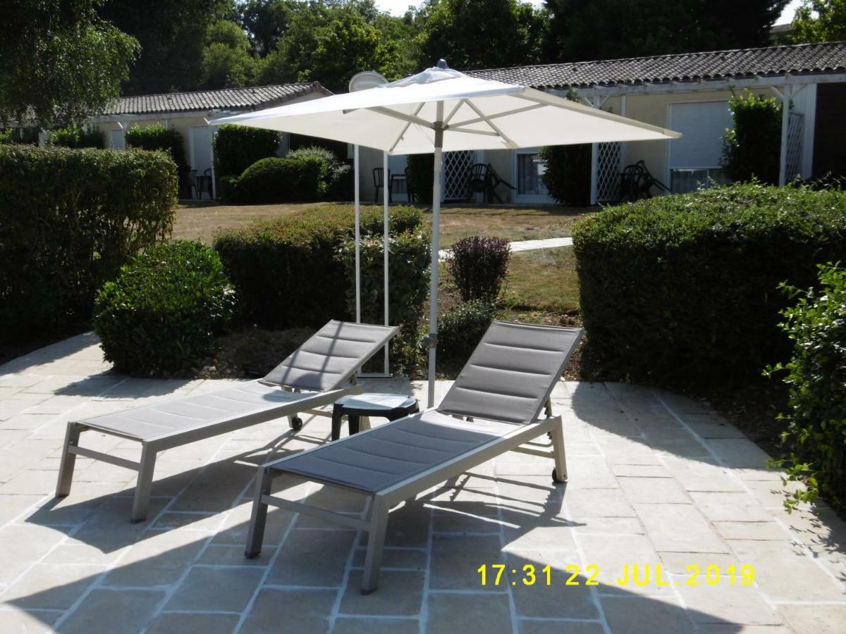 Logis Hotel Val De Vienne Le Vigeant Eksteriør billede